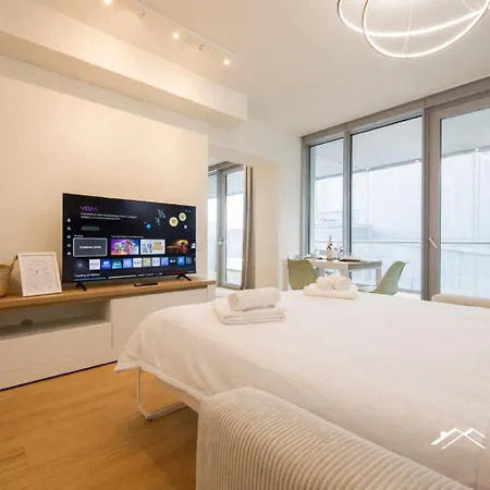 Daire Waterfront Lux| Studio|a/c|parking|gym|wifi By Tilo *
